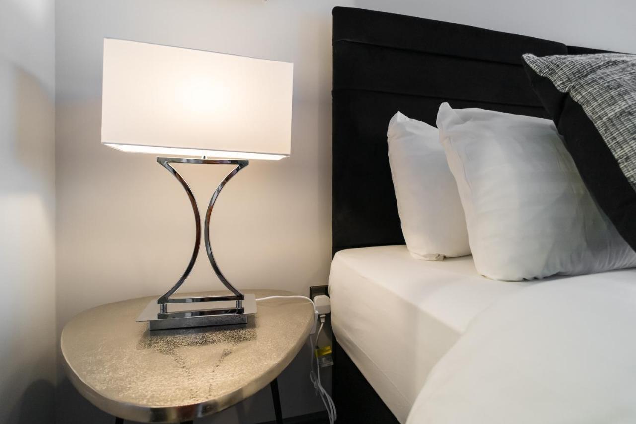 Luxe Apartments, The Moorwell, Parking, Gym - 10Mins Cardiff City Ctr エクステリア 写真