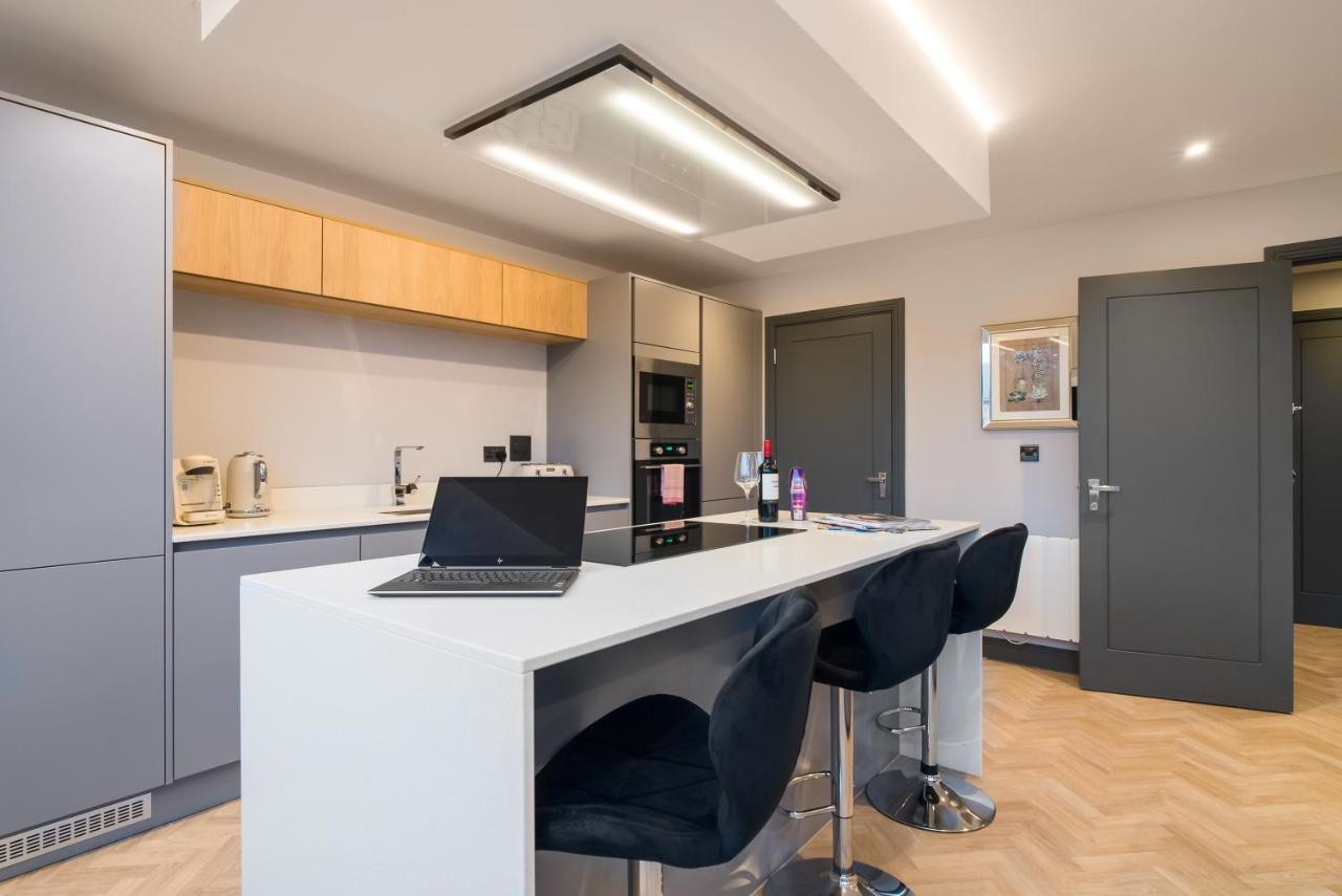 Luxe Apartments, The Moorwell, Parking, Gym - 10Mins Cardiff City Ctr エクステリア 写真