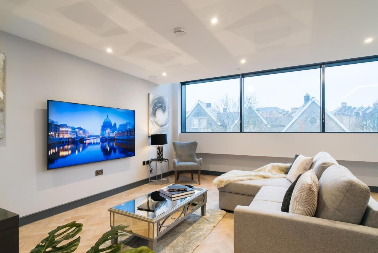 Luxe Apartments, The Moorwell, Parking, Gym - 10Mins Cardiff City Ctr エクステリア 写真